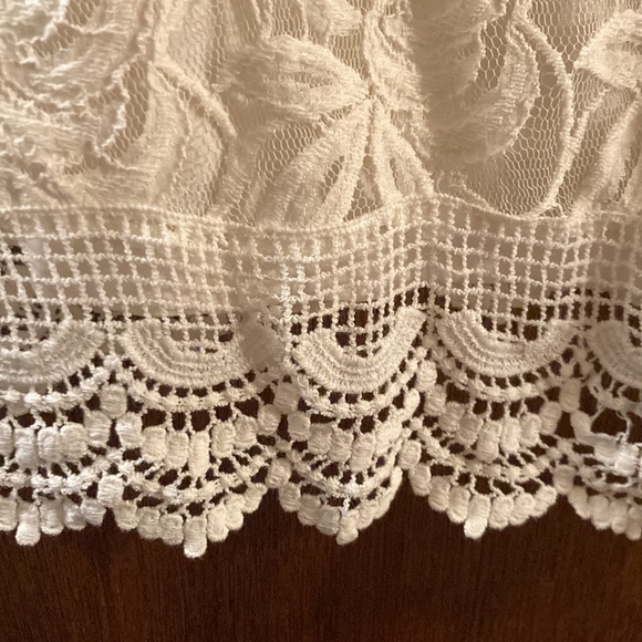 Lauren Michelle Woman cream lace sleeveless tunic NWT - Picture 2 of 4